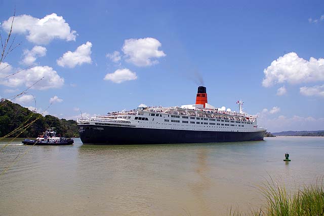 The RMS Queen Elizabeth 2 side view in the Panama Canal