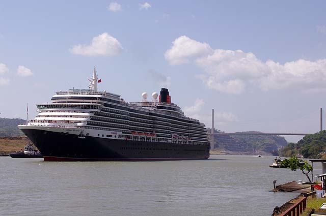 The MS Queen Victoria in the Panama Canal